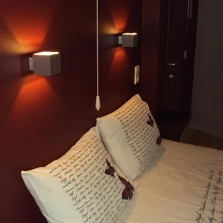 Logies Het Maantje بيت ضيافة 2*